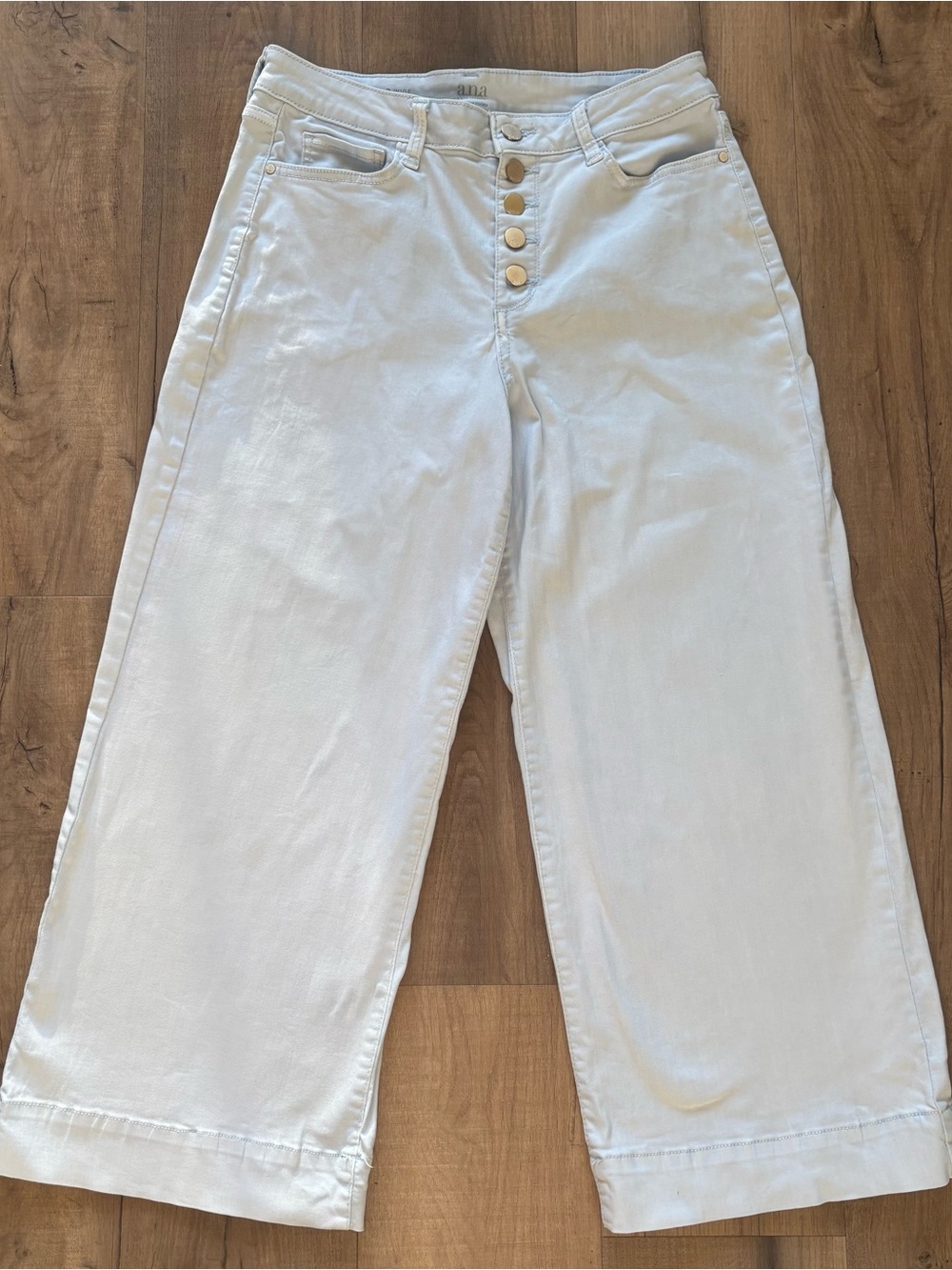 a.n.a Light Wash High Rise Button Fly Denim Wide Leg Culottes Size 8